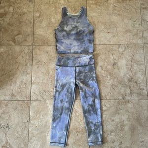 Athleta Girl cropped tank and capri striped blue set size 8/10
